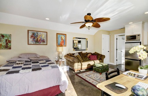 Land Park House | Land Park Studio Charmer. Fully furnished, utilities included.