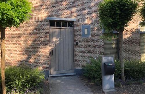 Meir House | landelijke villa met zwembad en gezellige openhaard