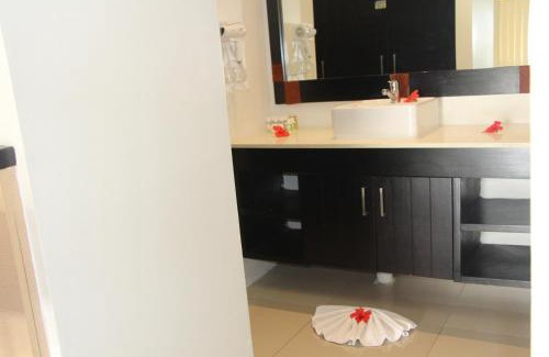 Lautoka Resort | Lander's Bay Resort