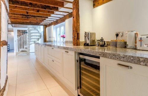 Great Witcombe House | Landers, Cheltenham - sleeps 10 guests in 5 bedrooms