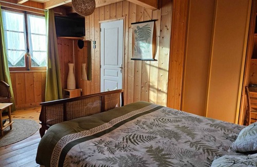 Aillas Bed & Breakfast | Landes" guest room with private Nordic bath