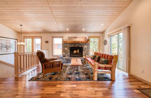Brockway House | Landfall on the North Shore - Fenced Yard, Walking Distance to Lake