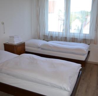 Upfingen Apartment | Landgasthaus Krone in St. Johann