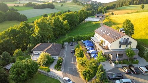 Vohenstrauss House | Landgasthof Am Sonnenhang