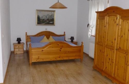 Eurasburg Bed & Breakfast | Landgasthof Berg