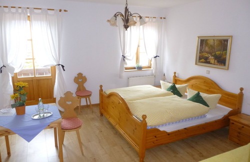 Eurasburg Bed & Breakfast | Landgasthof Berg