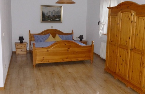 Eurasburg Bed & Breakfast | Landgasthof Berg