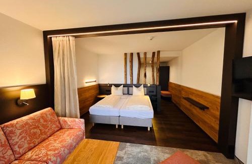 Weilheim an der Teck Hotel | Landgasthof Deutsches Haus KG