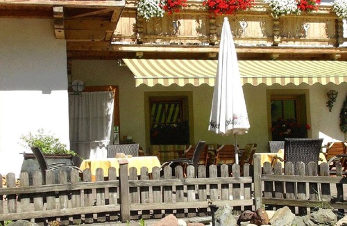 Oberau Wildschonau House | Landgasthof Dorferwirt - double room, shower or bath, toilet