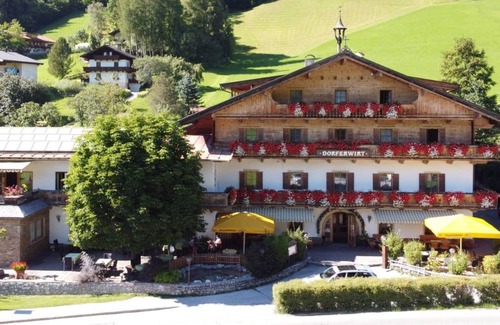 Oberau Wildschonau House | Landgasthof Dorferwirt - double room, shower or bath, toilet