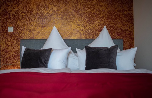 Bernau am Chiemsee House | Landgasthof Hittenkirchen