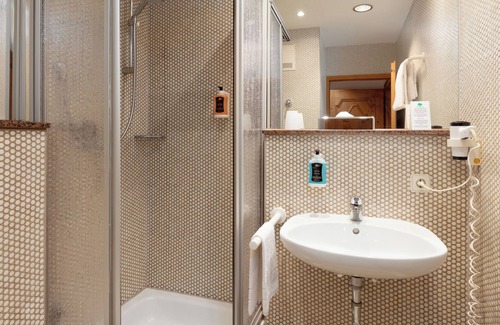 Neuhof an der Zenn Hotel | Landgasthof Hotel Riesengebirge