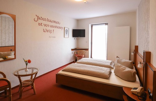 Kaltensundheim Hotel | Landgasthof Hotel Zur Guten Quelle