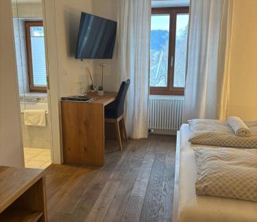 Castrisch Hotel | Landgasthof zum Glenner