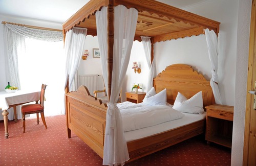 Markt Nordheim House | Landgasthof Zum Schwarzen Adler