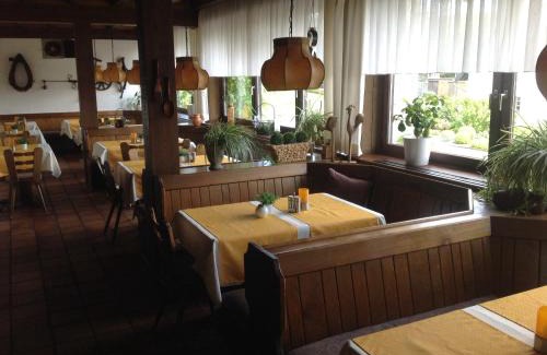 Huenfeld House | Landgasthof zum Wiesengrund