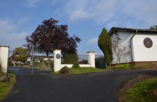 Utzerath House | Landgut Pfauenhof - Landleben genießen auf dem Bio-Reiterhof in der Vulkaneifel