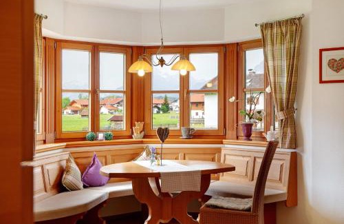 Wallgau Apartment | Landhaus Bergkulisse