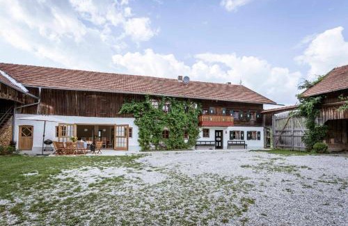 Pfarrkirchen House | Landhaus Holzen