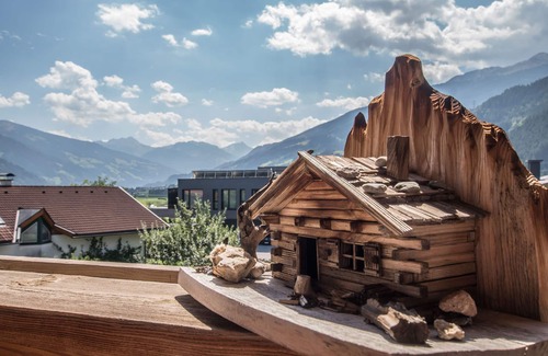 Uderns Apartment | Landhaus Linden, FeWo Emma, apartment in a prime location in the Zillertal
