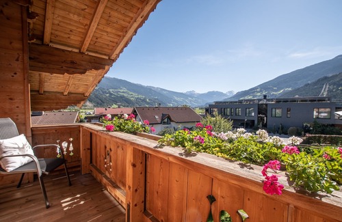 Uderns Apartment | Landhaus Linden, FeWo Emma, apartment in a prime location in the Zillertal
