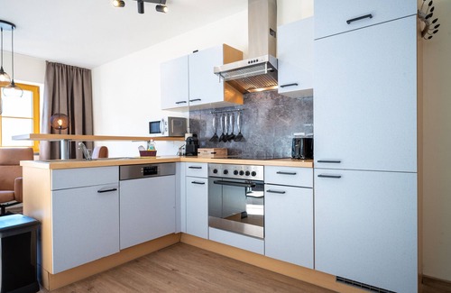 Kaprun Apartment | Landhaus Lodges Kaprun - Anton, pool, skiing - walking dist