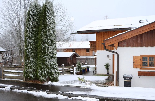 Waakirchen Apartment | Landhaus Nessi - slowing down at the gateway to Lake Tegernsee