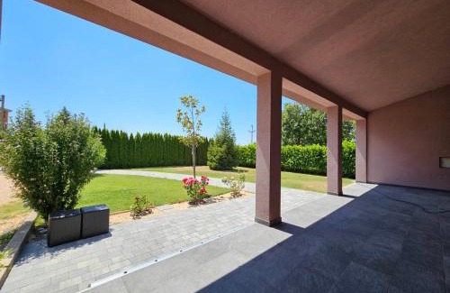 Trn House | Landhaus Olive