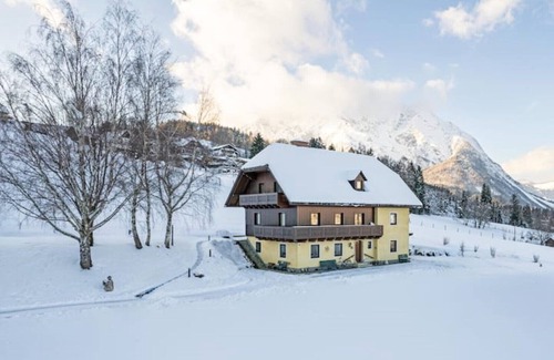 Falkenburg Apartment | Landhaus Stieglschuster