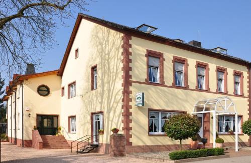 Wadgassen Hotel | Landhaus Warndtwald