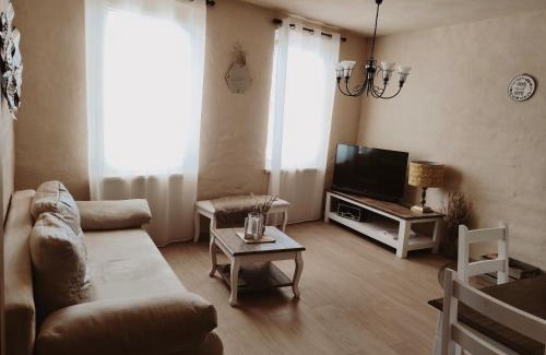 Bad Klosterlausnitz Apartment | Landhausstil-Familienferienwohnung Florentine