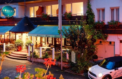 Alf House | Landhauszimmer "Romantik" with garden view - Ringhotel Bömers Mosellandhotel