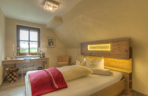 Vohenstrauss Hotel | Landhotel Lindenhof