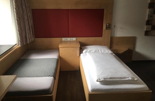 Tiefenbronn Hotel | Landhotel Schwarzer Adler