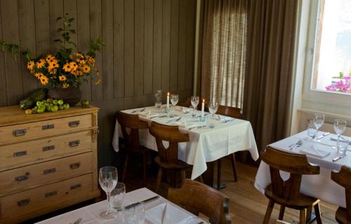 Almens Hotel | Landhus Almens