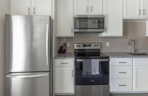 South Arlington Apartment | Landing | Amazing 1BD, Game Room, Pool