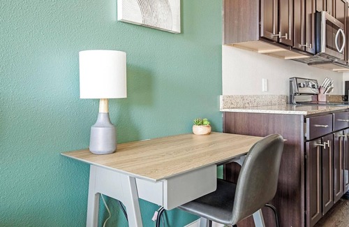 Gruene Apartment | Landing | Amazing 1BD, Gym, Pool