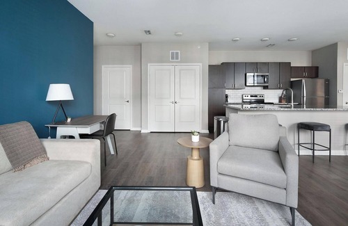Chesterfield Apartment | Landing | Amazing 1BD, Gym, Courtyard