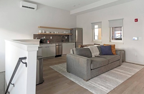 Norris Square Apartment | Landing | Amazing 1BD, Gym