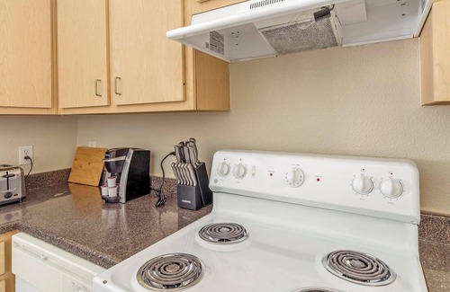 Southbelt/Ellington Apartment | Landing | Amazing 1BD, Clubhouse, Pool