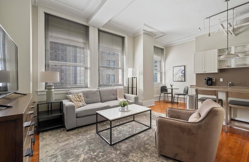 Downtown Nashville Apartment | Landing | Amazing 1BD, Gym