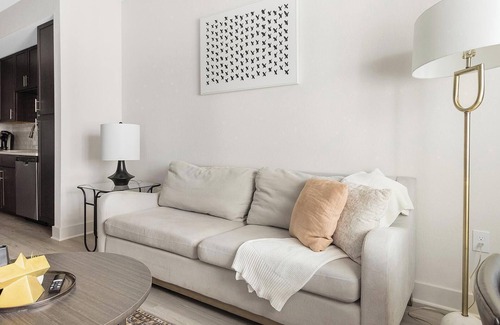 Palmetto Apartment | Landing | Amazing 1BD, Gym, Yoga Studio