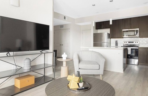 Palmetto Apartment | Landing | Amazing 1BD, Gym, Yoga Studio