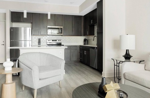 Palmetto Apartment | Landing | Amazing 1BD, Gym, Yoga Studio
