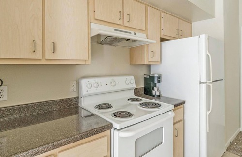 Southbelt/Ellington Apartment | Landing | Amazing 1BD, Gym, Game Room