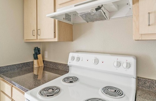 Southbelt/Ellington Apartment | Landing | Amazing 1BD, Gym, Game Room