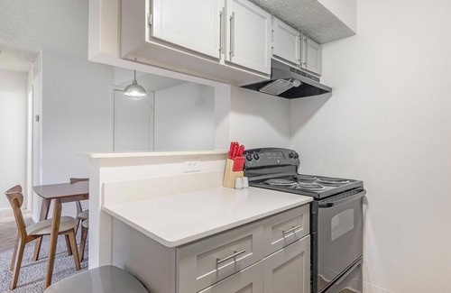 Windsor Park Apartment | Landing | Amazing 1BD, Gym