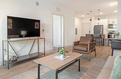 Sanford Apartment | Landing | Amazing 1BD, Gym, Pool