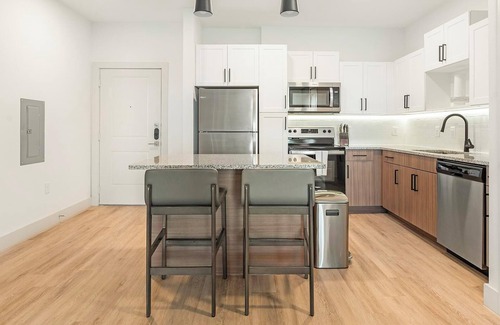 Sanford Apartment | Landing | Amazing 1BD, Gym, Pool
