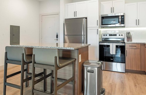 Sanford Apartment | Landing | Amazing 1BD, Gym, Pool
